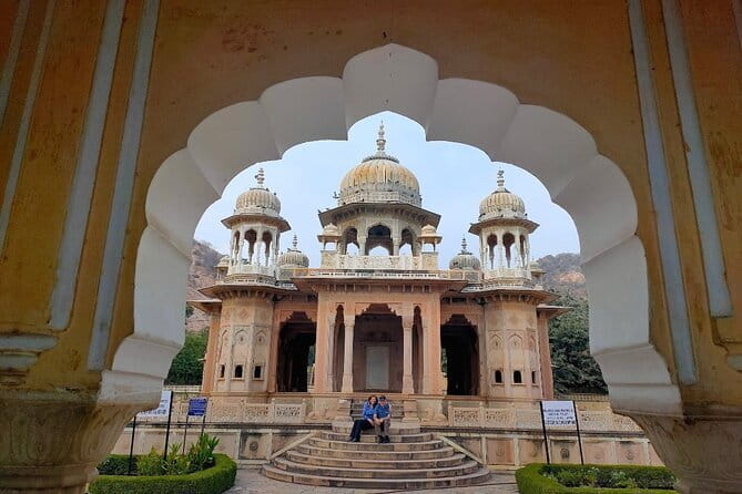 Jaipur sightseeing by private car with guide - Why the $47.99 group price can be strong value