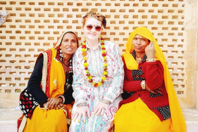 Jaipur Sightseeing & Shopping Tour by Private Car with Guide - What the $16 price really buys