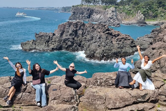 Jeju Island Popular Sightseeing Private Car Charter Tour 5/9hours - East Jeju: volcanic views and Seongsan Ilchulbong
