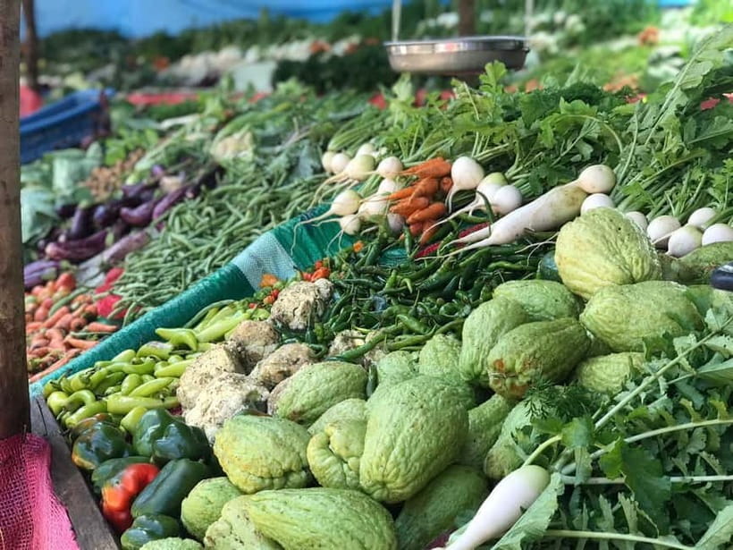 Kandy: Nuwara-Eliya Trip with Driver-Guide & Scenic Stops - The vegetable market shows daily life