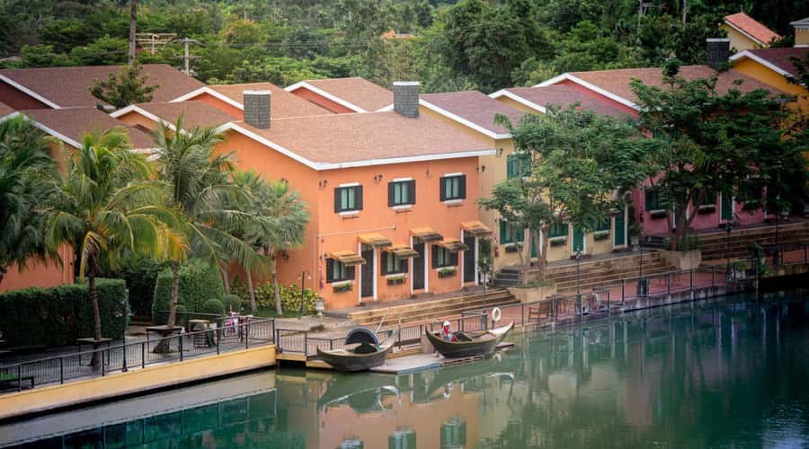 Khao Yai: Private Custom Tour with Driver From Bangkok - The guide question is the biggest practical issue
