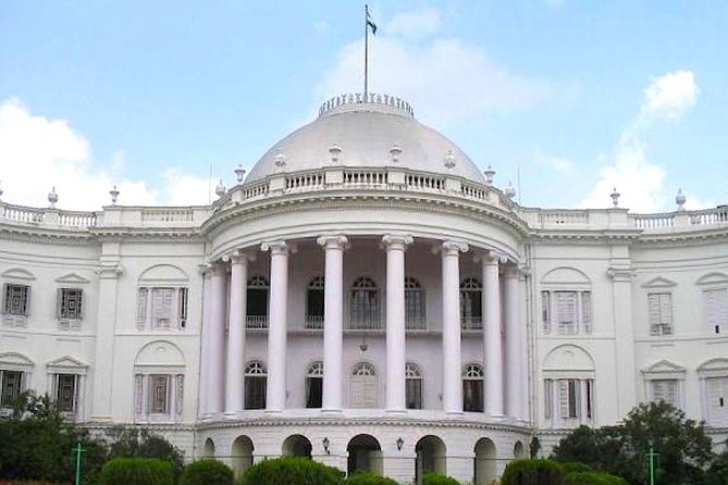 Kolkata tour in private car with guide & lunch for immersive cultural experience - Lunch and Victoria Memorial