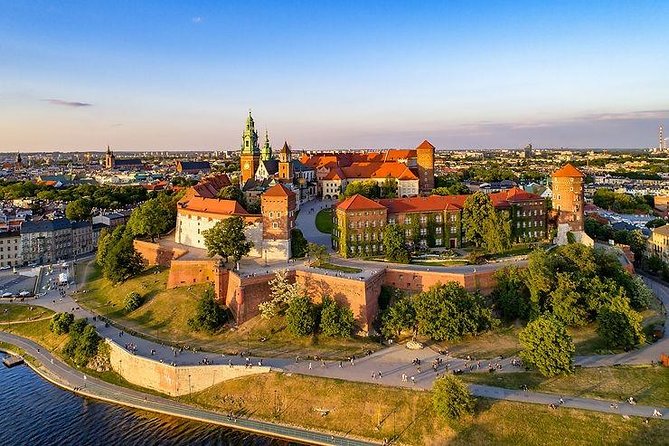 Krakow Airport Transfers : Krakow Airport KRK to Krakow City in Luxury Van - What makes the welcome feel personal