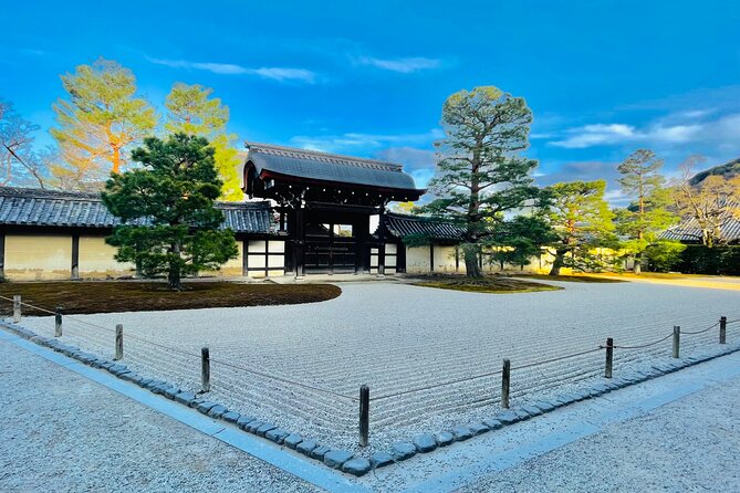 Kyoto Highlights Private Car Day Tour with English Speaking Guide - Fushimi Inari: follow the vermilion torii gates