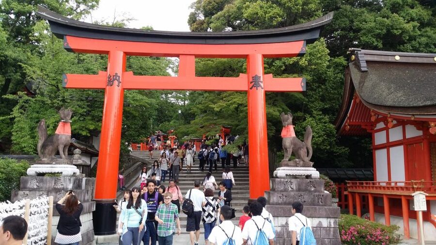 Kyoto: Immersive Arashiyama & Fushimi Inari by Private Car - Gion’s traditional streets and narrow waterway