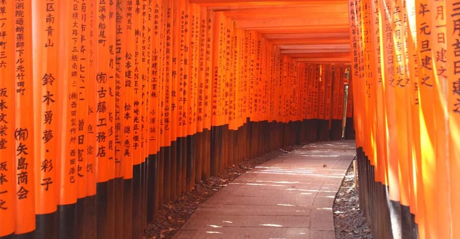 Kyoto: Immersive Arashiyama & Fushimi Inari by Private Car - Tenryu-ji and the first taste of Arashiyama