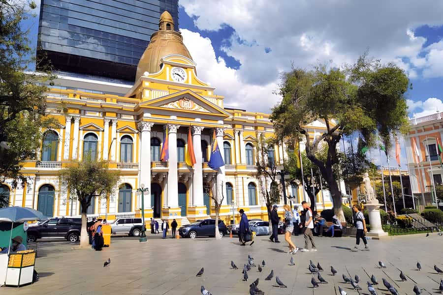 La Paz: Private City Tour Moon Valley Cable Cars PRIVATE CAR - San Pedro and the city’s difficult stories