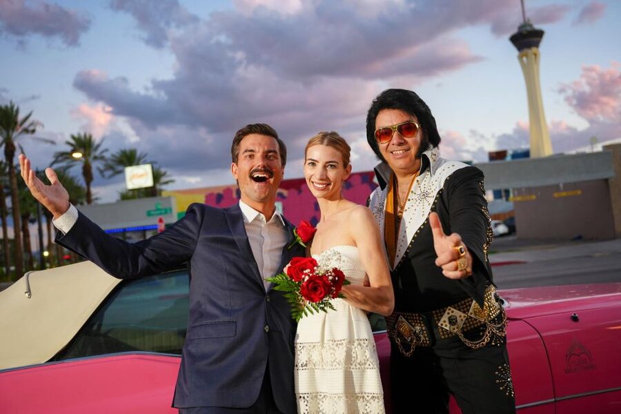 Las Vegas: Elvis Themed Wedding with Limousine - How the experience compares with a simple chapel wedding
