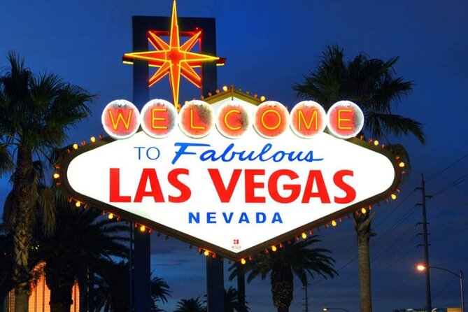 Las Vegas Strip at night like a Star with champagne by luxury limo - 3 or 5 hrs - What the $323.65 price really means