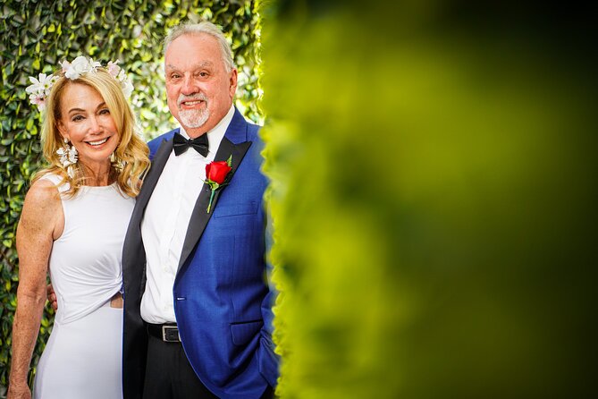 Las Vegas Wedding at The Little Vegas Chapel including Limousine Transportation - Who will like this chapel package most