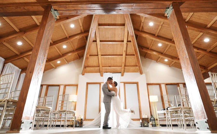Las Vegas Wedding with Limousine Transportation - Key points at a glance
