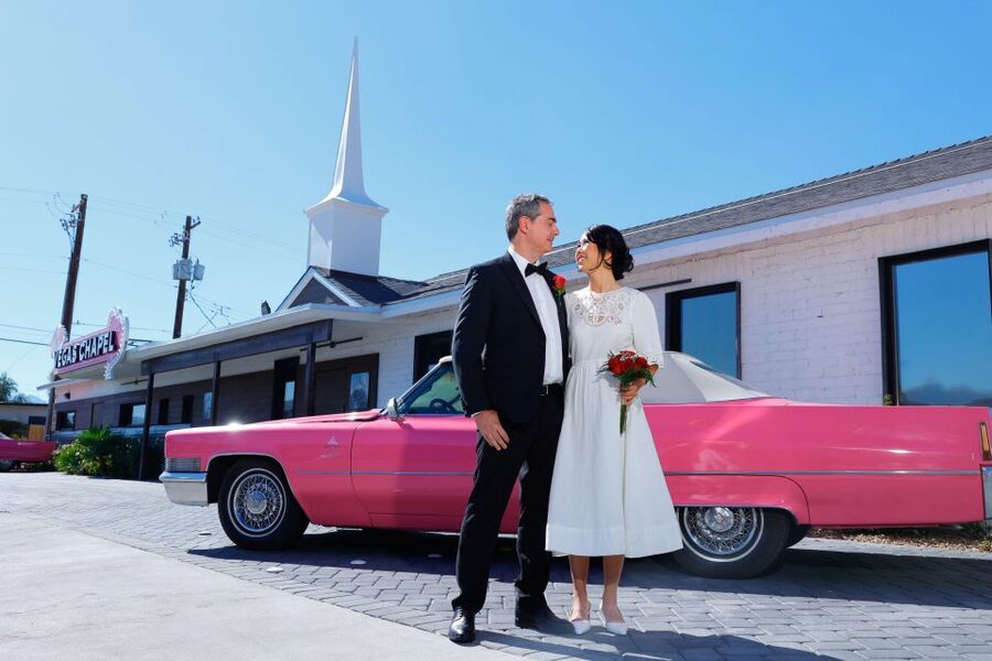 Las Vegas Wedding with Limousine Transportation - What happens during the vows