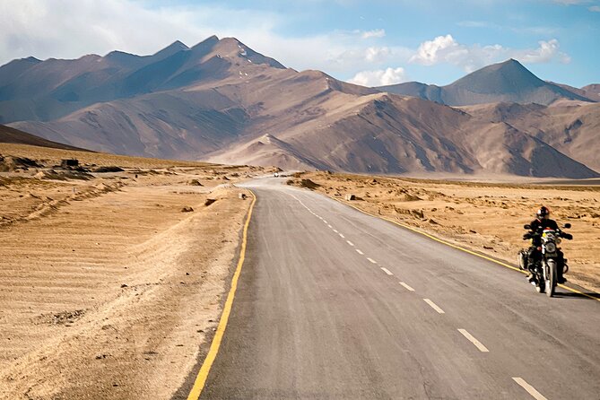 Leh Ladakh Motorcycle Tour / Private Luxury Car Tours - Day 5: The long reach of Pangong Tso