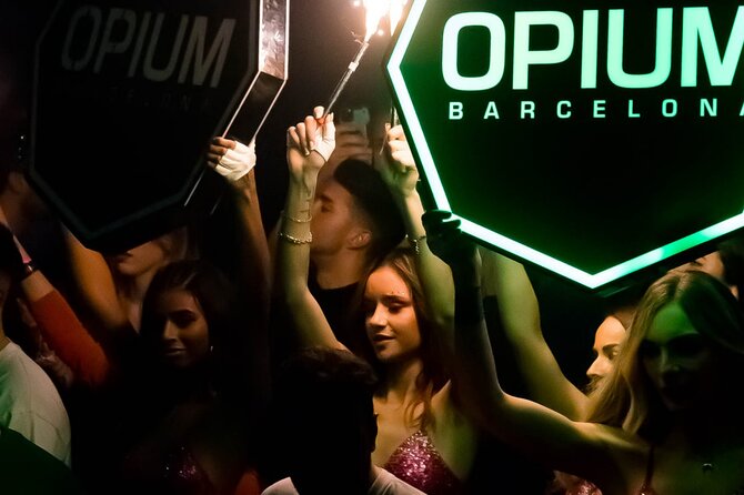 Limousine & nightclub Barcelona - What the $943.31 group price really buys