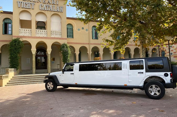Limousine & nightclub Barcelona - Timing, age, and booking points