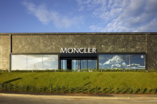 Limousine Service from Florence The Mall Outlet private driver - Comfort, Wi-Fi, and the practical details