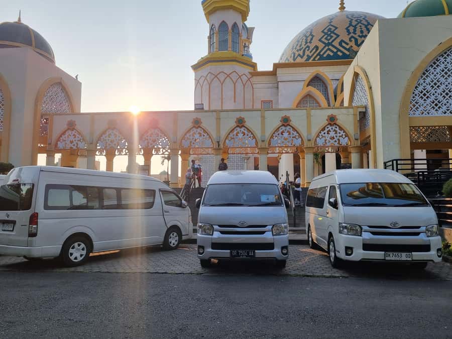 Lombok: Private Customizable Tour with Driver-Guide - What the driver-guide adds