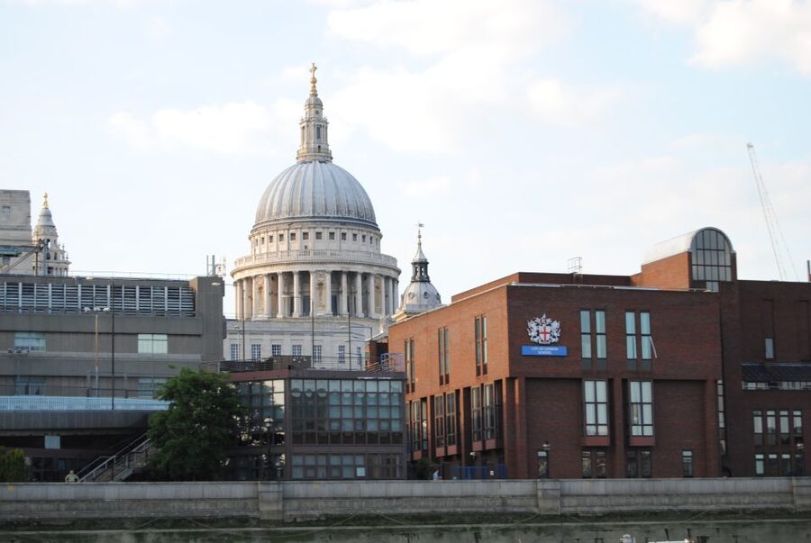 London Half-Day Private Chauffeur Driven Tour - A private London overview in four or six hours