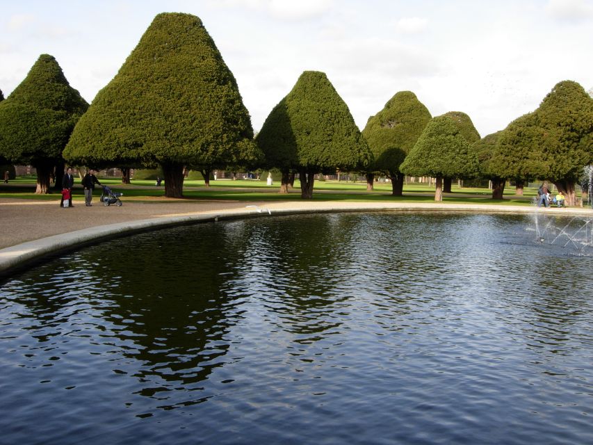 London Half-Day Private Chauffeur Driven Tour - Buckingham Palace and the royal route