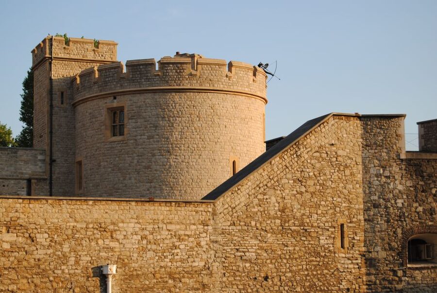 London Half-Day Private Chauffeur Driven Tour - The Tower of London and the Crown Jewels