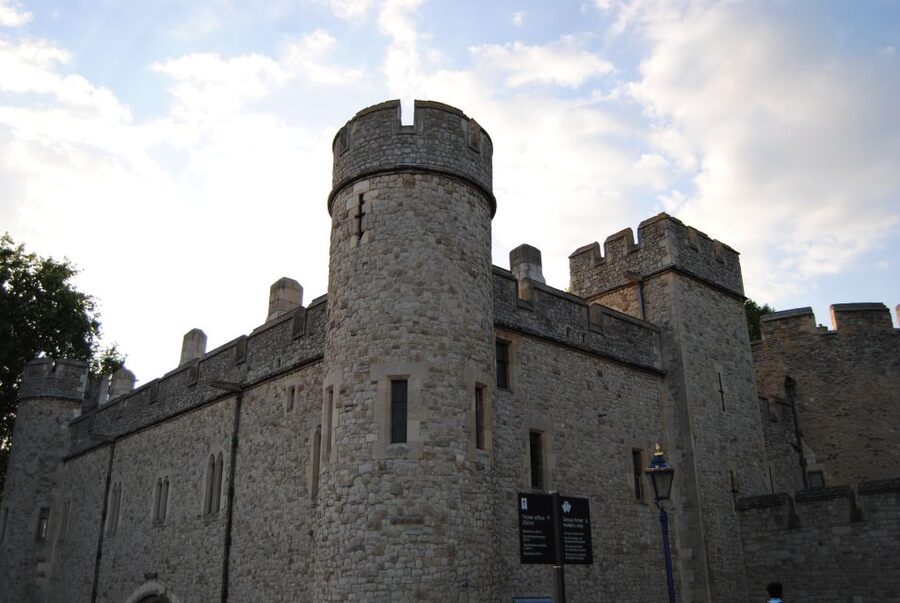 London: Private Chauffeur-Driven Sightseeing Tour - Westminster Abbey and the ceremonial center
