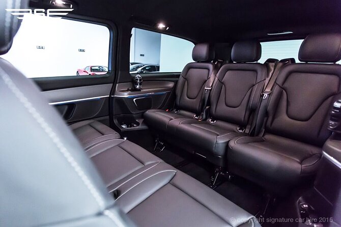 London sightseeing tour with a chauffeur driver - Two meal stops with very different moods