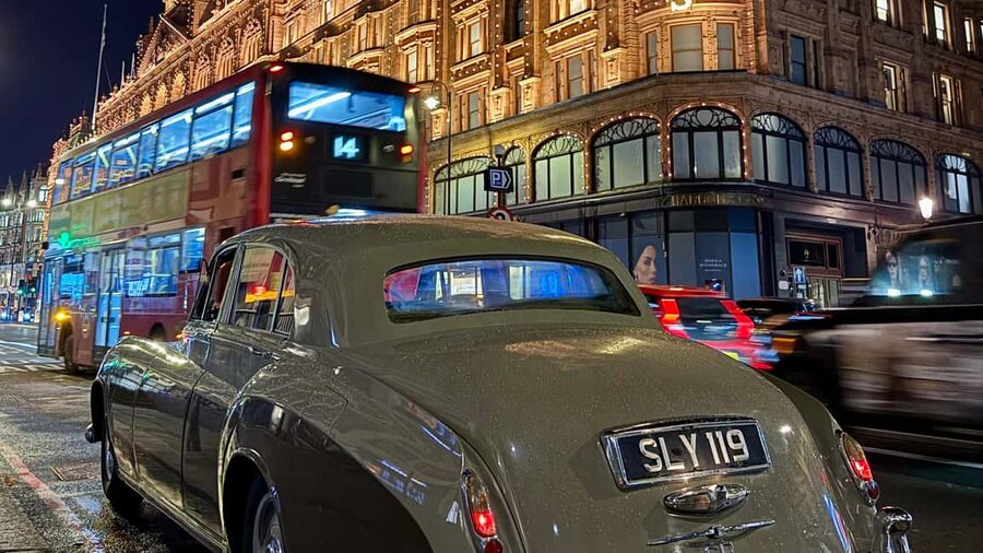 London Tour in a Vintage Rolls Royce - What the price means for your group