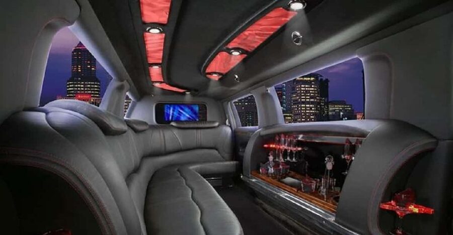 Los Angeles: Private Limousine Tour, 4, 5, or 6 hrs. - A private limousine is a smart way to see spread-out Los Angeles
