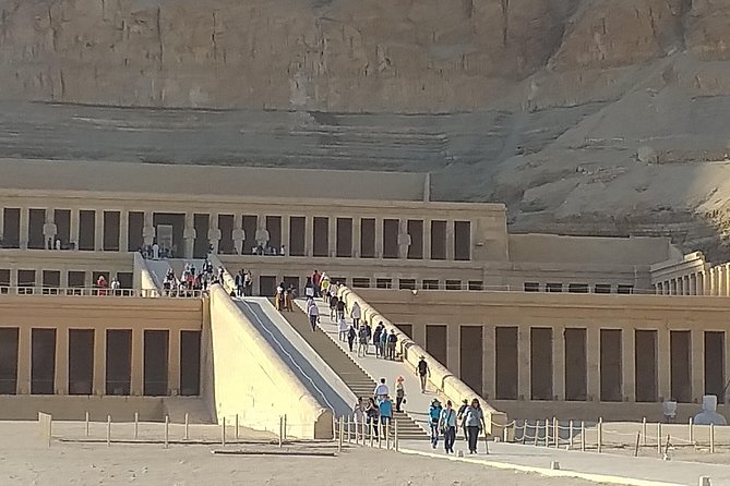 Luxor with private car and private tour guide from Hurghada - A quick stop at the Colossi of Memnon