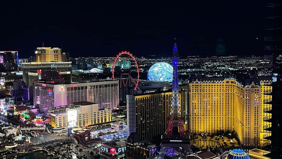 Luxurious Las Vegas Night Tour in a Mercedes Sprinter Limo - Key points at a glance