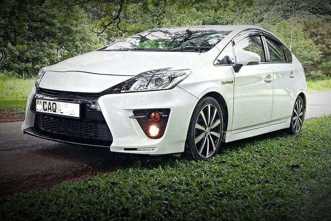 Luxury cars for rent with driver - Key points to know before booking