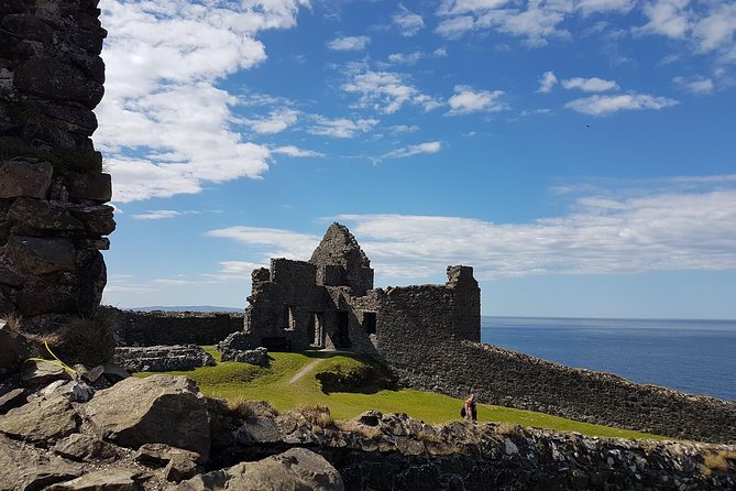 Luxury Giants Causeway Tour in Mercedes + FREE Belfast Mural Tour - Why this private Mercedes tour works well