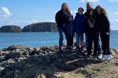 Luxury Giants Causeway Tour in Mercedes + FREE Belfast Mural Tour