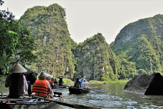 Luxury Hoa Lu - Tam Coc - Mua Cave 1 Day Tour - By Limousine & Small Group - Buffet lunch with local and Asian dishes