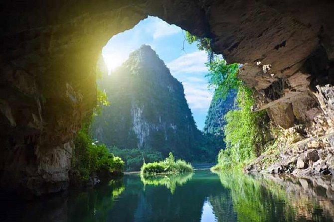 Luxury Hoa Lu - Tam Coc - Mua Cave 1 Day Tour - By Limousine & Small Group - Mua Cave and the nearly 500-step climb