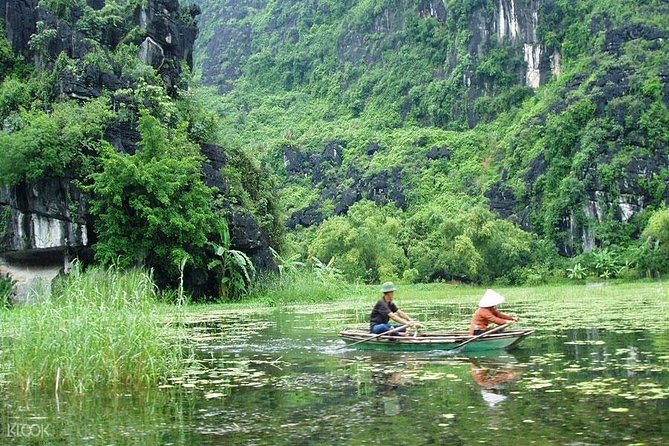 Luxury Hoa Lu - Trang An - Mua Cave 1 Day Tour - By Limousine & Small Group - Two hours on the Trang An waterways