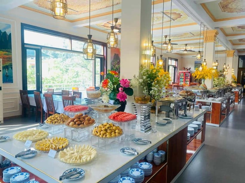 Luxury Limousine Tour: Hoa Lu, Trang An/Tam Coc & Mua Cave - Vietnamese lunch in Ninh Binh