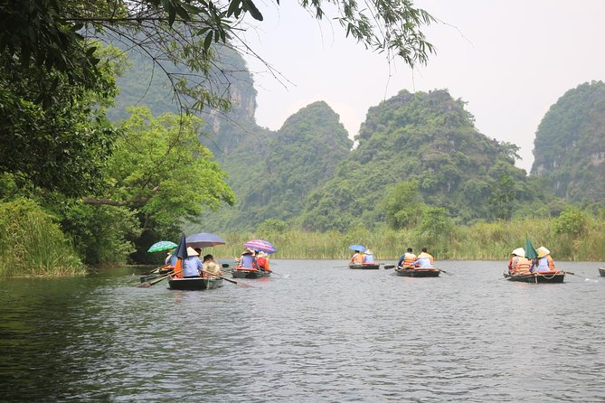 Luxury Limousine Trang An-Mua Cave - Bich Dong max 6-8 pax/ group - Lunch at a local restaurant