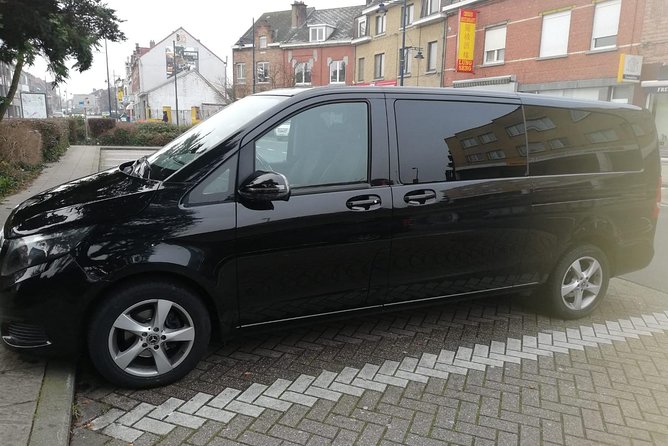 Luxury Minivan from Charleroi airport to the city of Brussels - The return trip begins at your Brussels address