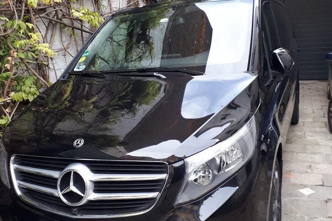 Luxury Minivan from Charleroi airport to the city of Brussels - Punctuality and driver communication