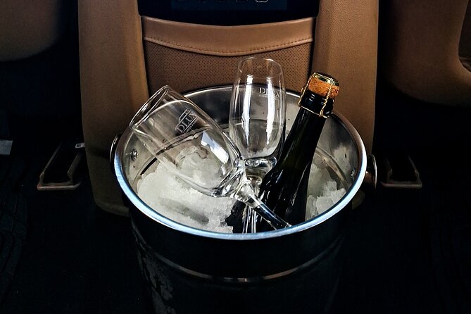 Luxury one way transfer to Tulum from Cancun airport - Finding your driver without adding airport stress