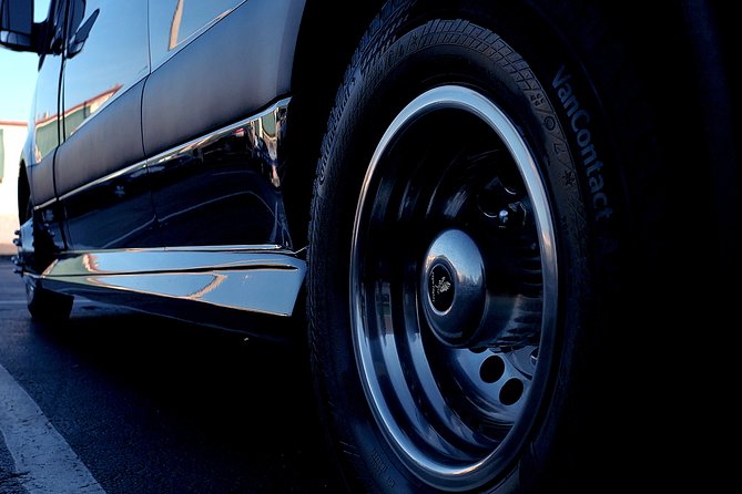 Luxury Party Bus Limo in Miami - Who should book this private Miami limo