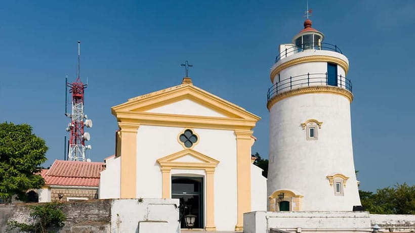 Macau:6 Hours Private Chauffeured Tour with Optional Guide - Driver only or optional guide?