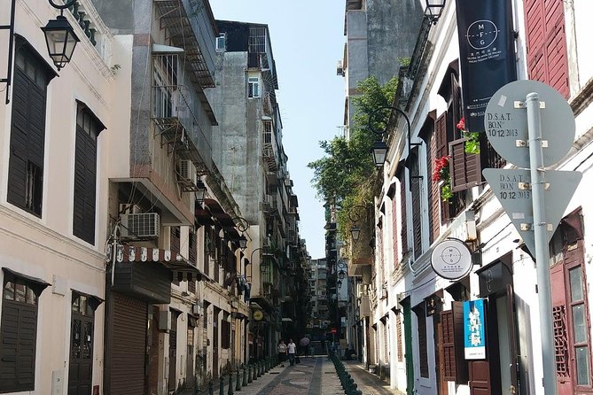 Macau｜Private Sightseeing Tour with Local Driver-Guide - The cafe stop around Rua do Cunha