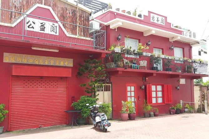Macau｜Private Sightseeing Tour with Local Driver-Guide - Taipa Houses Museum: pastel villas and Macanese memory