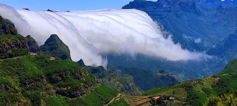 Madeira Private 4-Seater Mercedes VIP - Levada walks: know the boundary