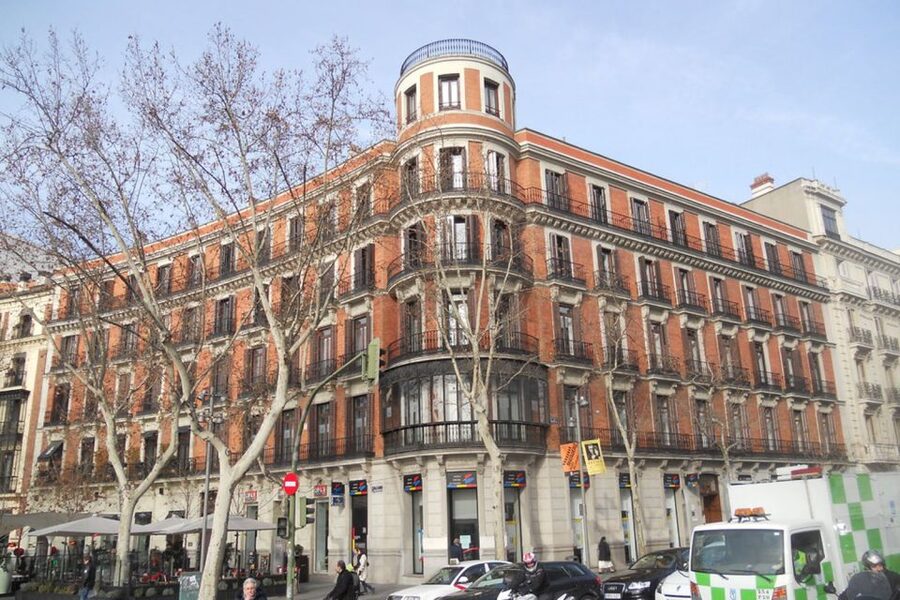 Madrid: Private Custom City Tour with Driver and Guide - Salamanca, Castellana, and Las Ventas