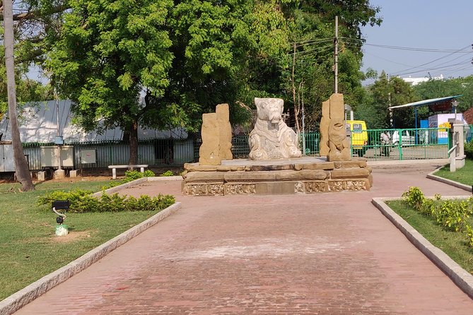 Mahabalipuram and Kanchipuram Day trip from Chennai by Private car with Guide - What is included, and what is not