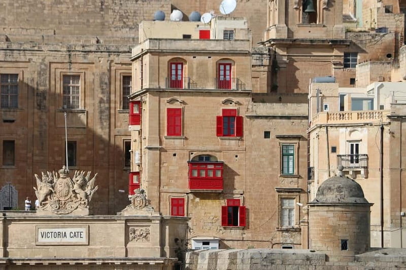 Malta: Private Driver Tour to Explore Malta in 6 Hours - Valletta waterfront and a plan that fits you