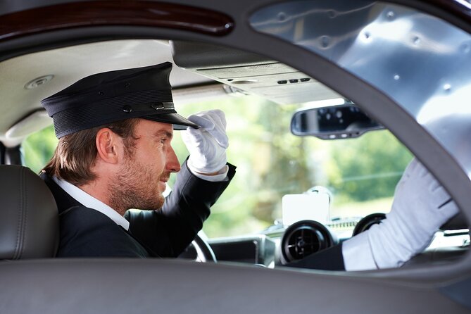 Marrakech Airport Transfer to City with Private Driver - Meeting your driver at Menara Airport